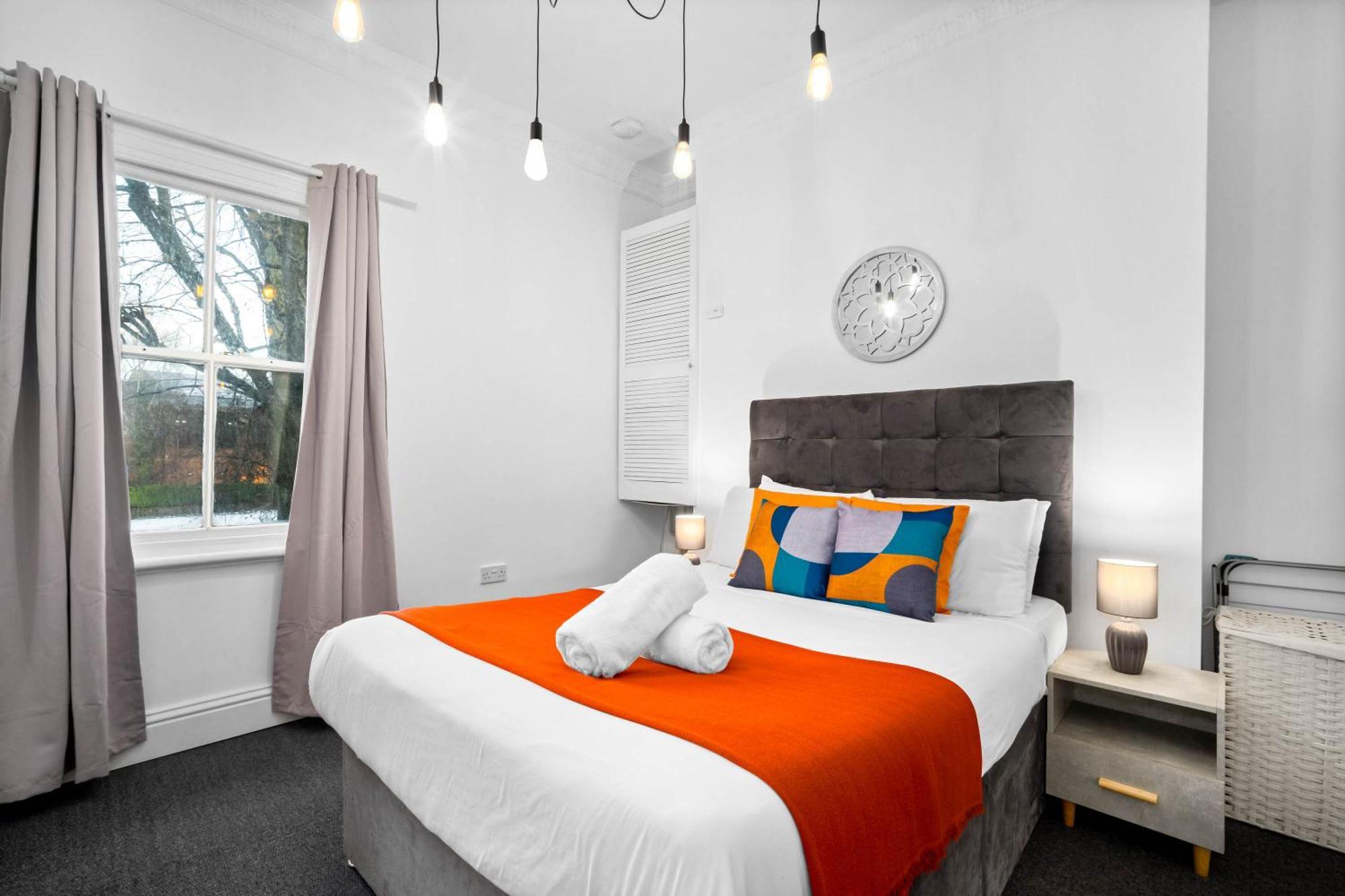 Luxury Apartment - Wolverhampton - Netflix - Smart Tv - Fast Wifi - 7Apc Bagian luar foto
