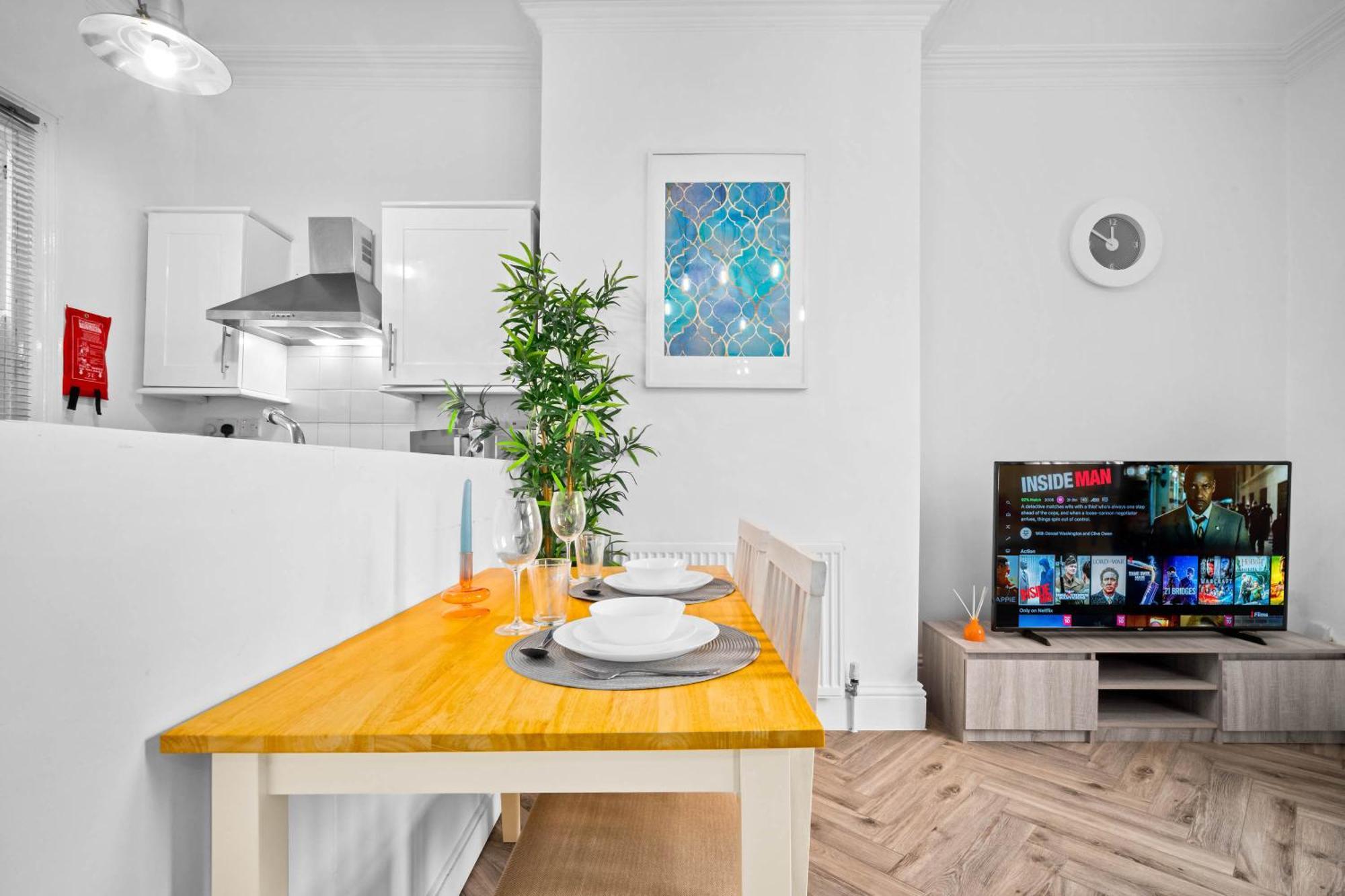 Luxury Apartment - Wolverhampton - Netflix - Smart Tv - Fast Wifi - 7Apc Bagian luar foto